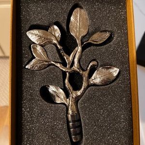 Michael Aram Wine Stopper - Leaf silver